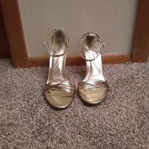 *Final Sell Price* Chinese Laundry Heels